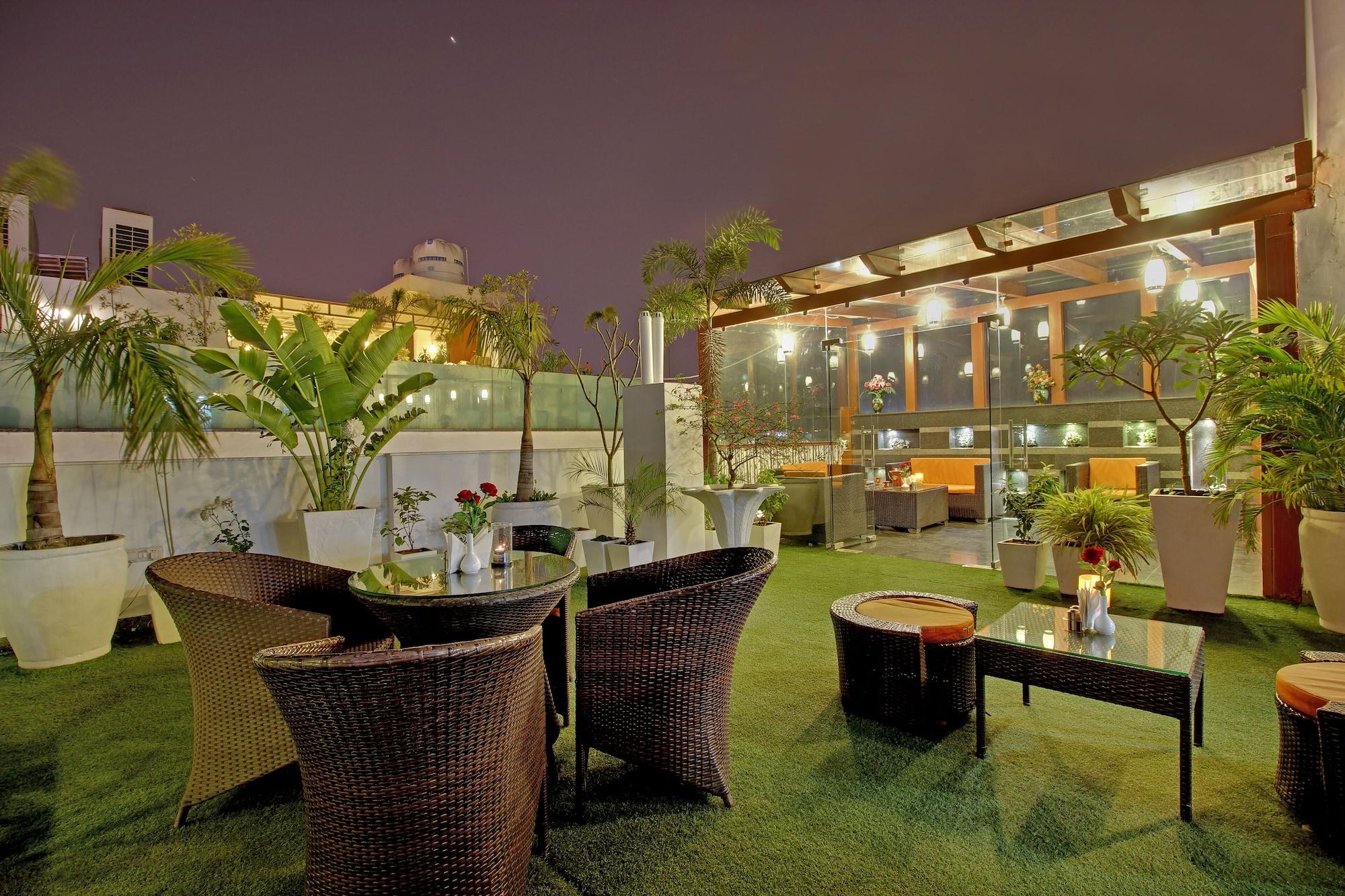 Hotel Swaran Palace Delhi Zewnętrze zdjęcie