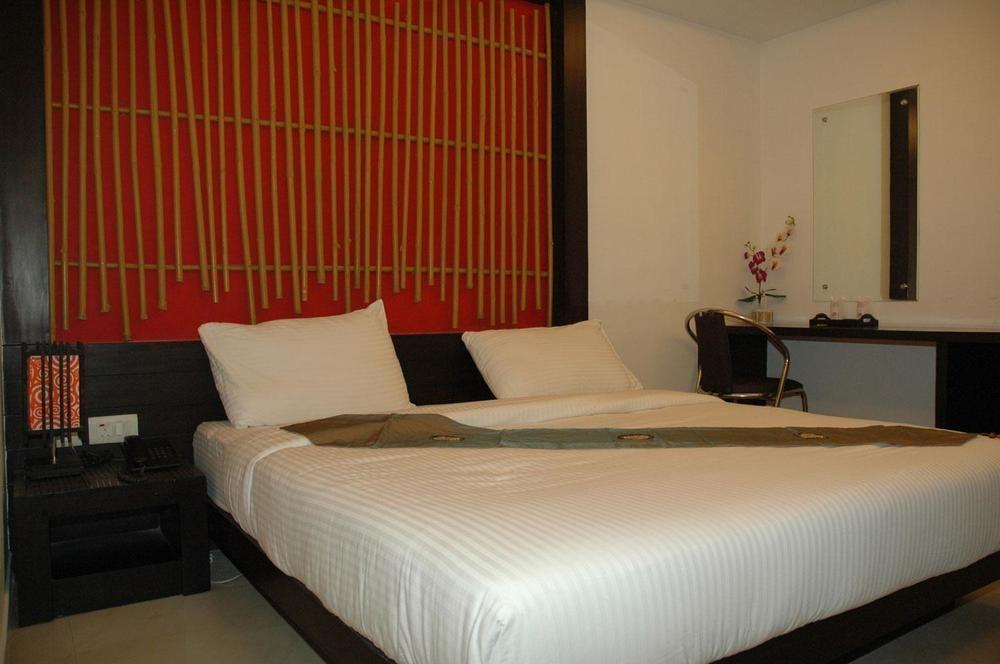 Hotel Swaran Palace Delhi Zewnętrze zdjęcie